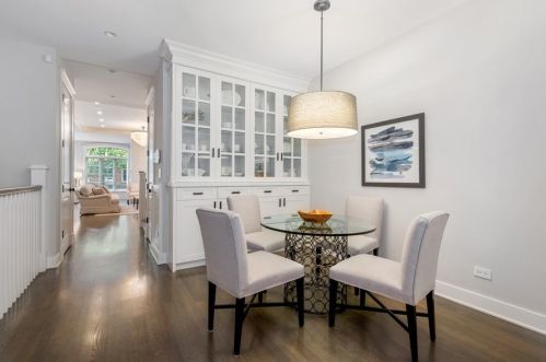 61 Elm St, Chicago IL 60610-2434 exterior