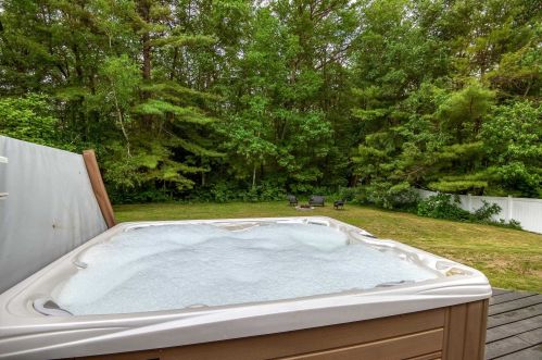 5 Styles Dr, Concord NH 03301-8634 exterior