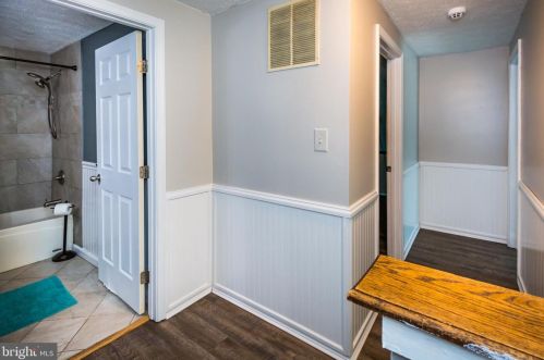 8024 Bosley Ct, Glen Burnie MD 21061-4925 exterior