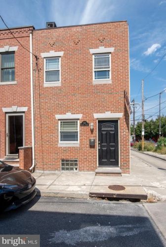 201 Gerritt St, Philadelphia PA  19147-6012 exterior