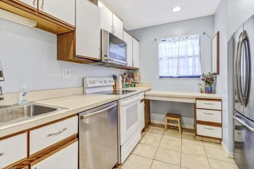 5234 Treetops Dr, Naples FL 34113-8520 exterior