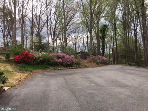 2162 Smoky Rd, Huntingtown MD 20639-8617 exterior