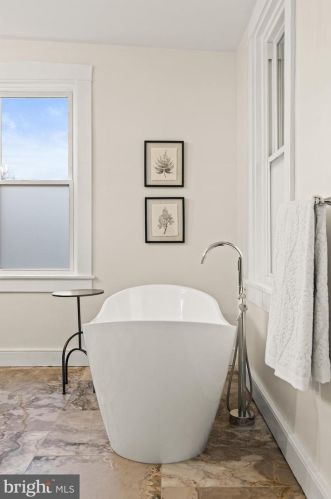 460 Queen St, Lancaster PA  17603-5618 exterior