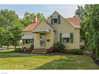 1539 Curry Dr, Cleveland, OH 44124-2768