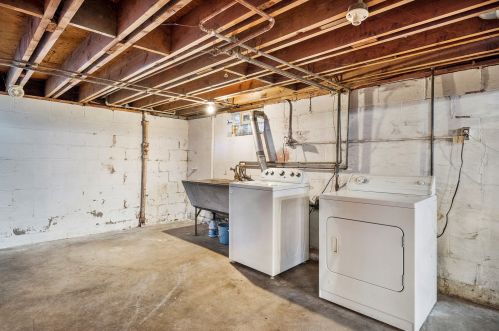 1605 Jones St, Joliet IL 60435-6713 exterior