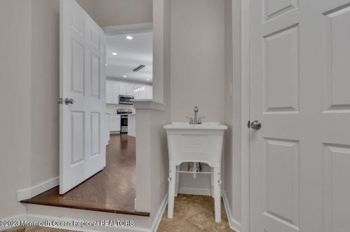 33 Jefferson Ct, Jackson Twp NJ  08527-5159 exterior