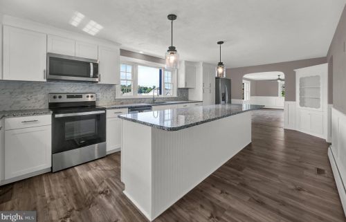 1076 Beck Ml Rd, Hanover PA 17331-9752 exterior