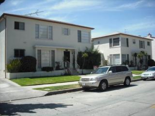1021 Cochran Ave, Los Angeles CA  90019-2886 exterior