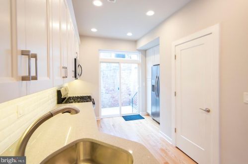 2645 Annin St, Philadelphia PA  19146-3820 exterior