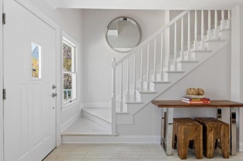 42 Danbury Ave, Westport CT  06880-6821 exterior