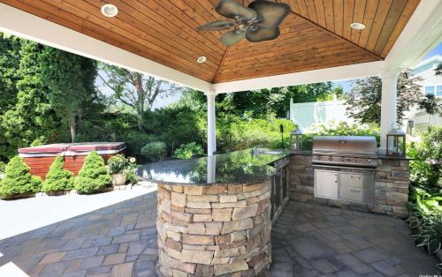 94 Caramel Rd, Commack NY 11725-1000 exterior