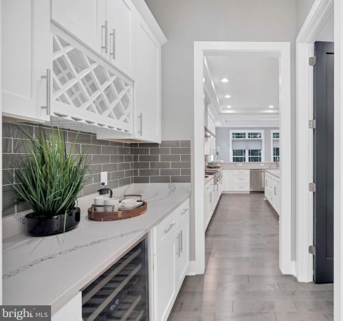 1864 Kirby Rd, Mc Lean VA 22101-5326 exterior