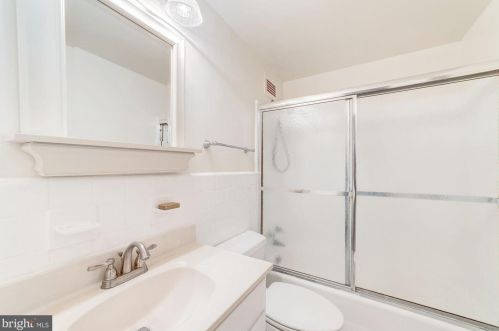 2475 Virginia Ave, Washington DC  20037-2639 exterior