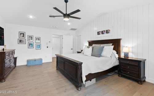 5201 34th St, Phoenix AZ  85018-1440 exterior