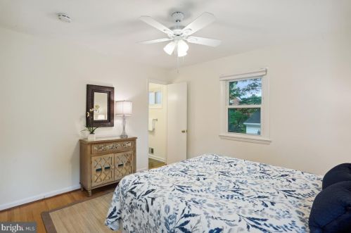 218 Forest Ave, Rockville MD 20850-1820 exterior