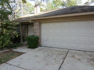 7 Rockridge Dr, Spring TX  77381-3219 exterior