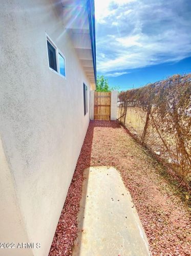 1829 37 Dr, Phoenix AZ 85029-1109 exterior