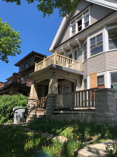 2770 15th St, Milwaukee, WI 53206-2120