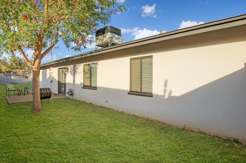 2928 18 Ave, Phoenix AZ 85015-5247 exterior