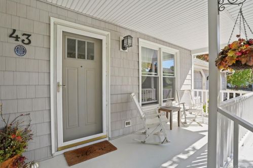 43 Morrell Ave, Milford CT 06461-2313 exterior