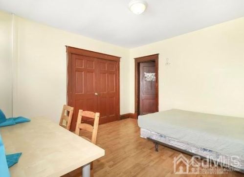 117 Nichol Ave, New Brunswick NJ 08901-2833 exterior