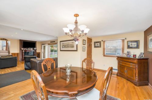 3 Lyons St, Huntington Station NY 11747-1000 exterior