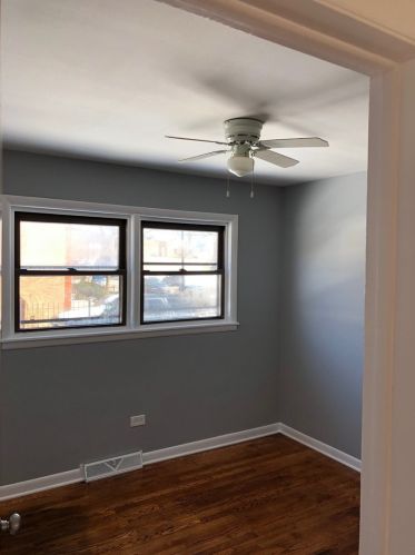 2036 69 St, Chicago IL 60649-1614 exterior