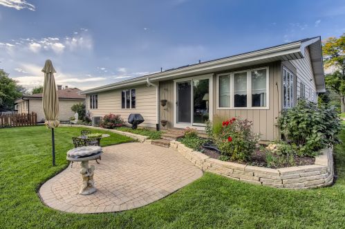 351 Everett Ave, Bull Valley IL 60014-7119 exterior