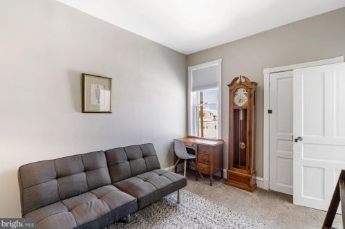 1233 Jackson St, Philadelphia PA 19148-2929 exterior