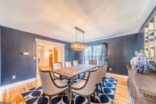 2 Arrowsmith Dr, Bridgewater NJ  08807-3801 exterior