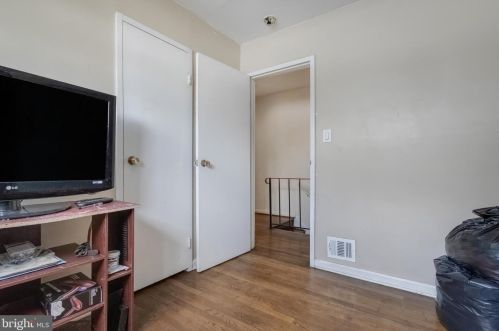 3928 Vermont Ave, Alexandria VA 22304-6326 exterior