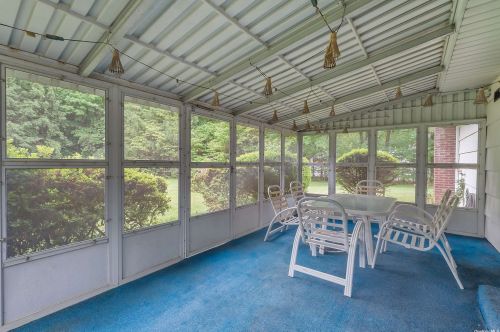 1160 Carlls Straight Path, Huntington Station NY 11746-8018 exterior