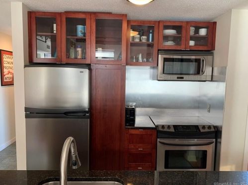 83 Washington St, Norwalk CT 06854-3049 exterior