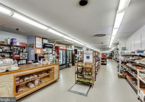 4201 Cathedral Ave, Washington DC  20016-4901 exterior