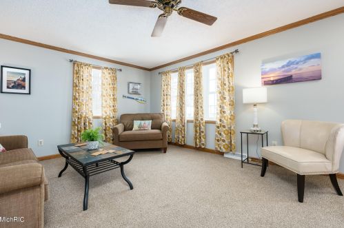 45551 Peninsula Dr, Grand Junction MI 49056-9462 exterior