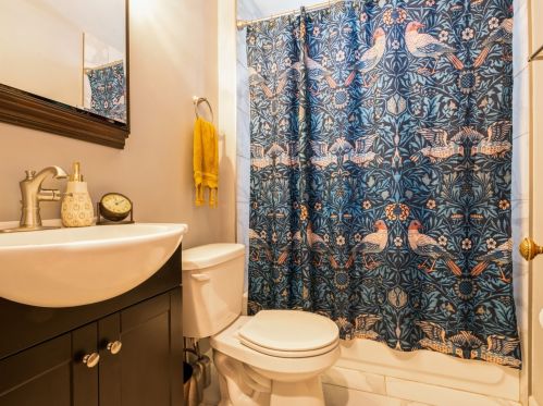 4052 Paulina St, Chicago IL 60613-2520 exterior