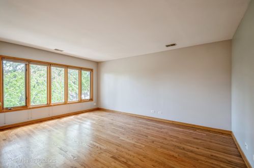 5908 Virginia Ave, Chicago, IL 60659-3722