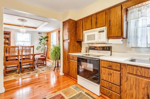 502 Main St, Pittsburgh PA 15220-5102 exterior