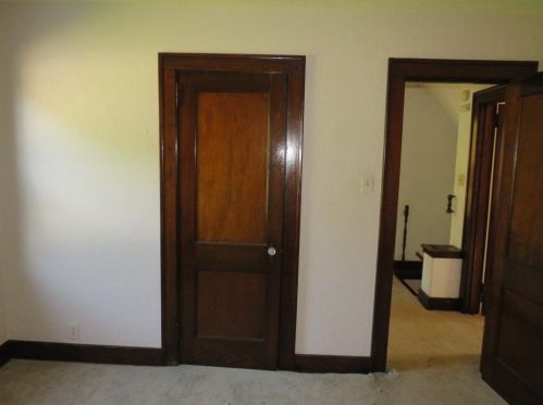 2634 Library Rd, Pittsburgh PA 15234-3107 exterior