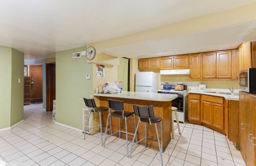 4577 Elston Ave, Chicago IL 60618-1813 exterior