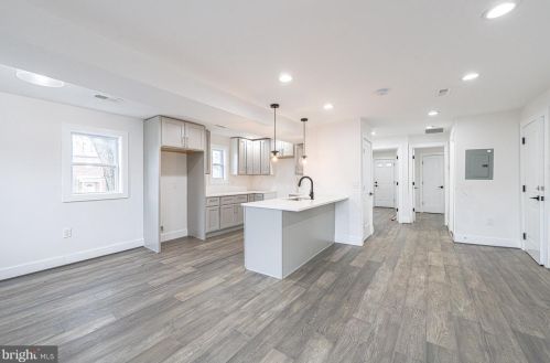 1281 Simms Pl, Washington DC 20002-7837 exterior