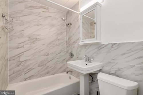 1323 Grandin Ave, Rockville MD 20851-1155 exterior