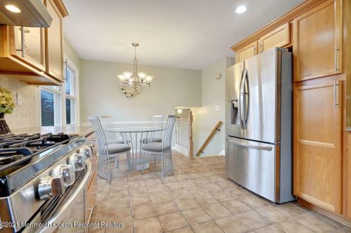 46 Brookside Rd, Edison NJ 08817-4618 exterior