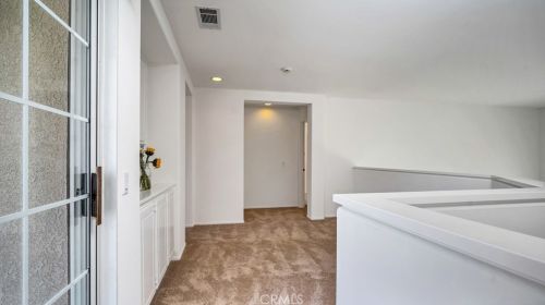 2940 Nau Ave, Tustin CA 92782-3377 exterior