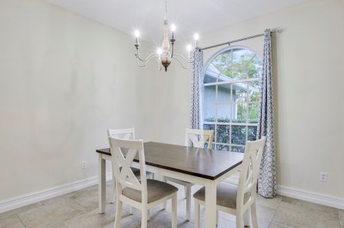 2779 Eagle Dr, Fort Pierce FL  34984-8919 exterior