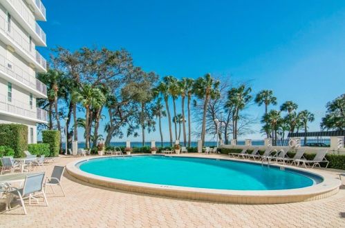 2611 Bayshore Blvd, Tampa FL 33629-7353 exterior