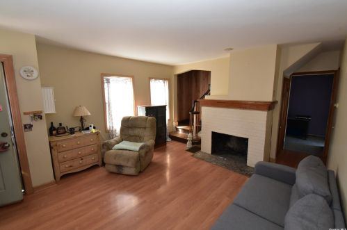 305 Irving St, Central Islip, NY 11722-3717