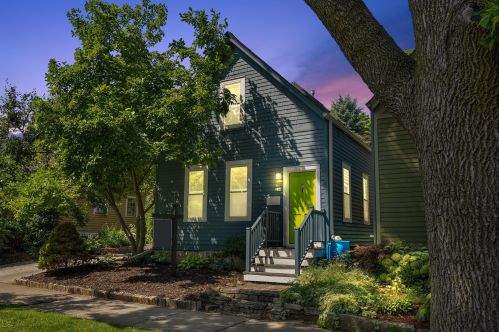 214 Vine St, Milwaukee, WI 53212-3932