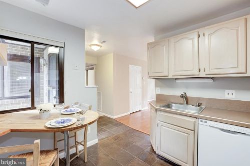 1758 Westwind Way, Mc Lean VA 22102-1612 exterior