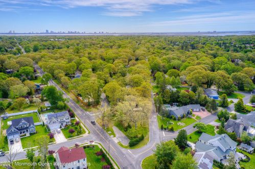 2278 Burroughs Ave, Northfield NJ 08225-1063 exterior